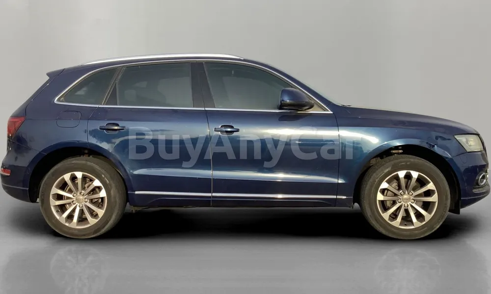 Vehicle photo 3