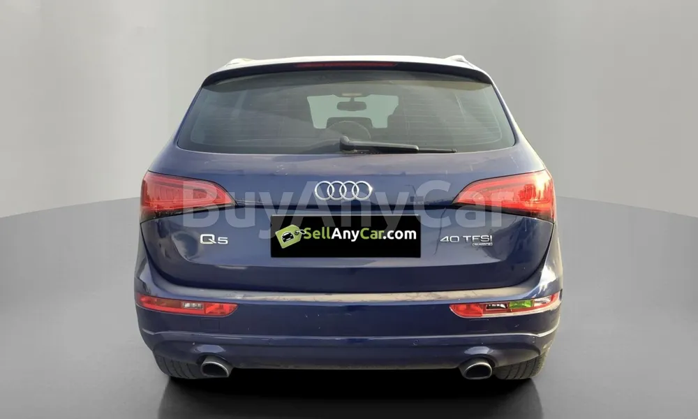 Vehicle photo 2