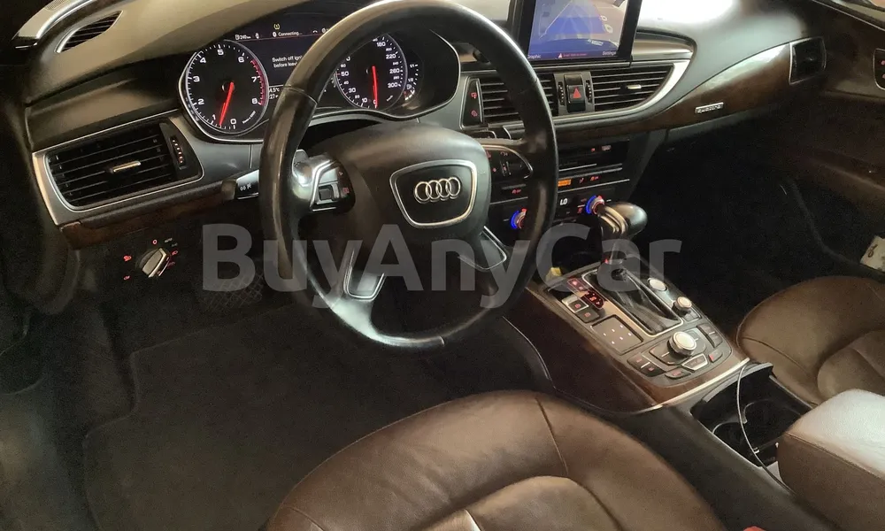 Vehicle photo 8