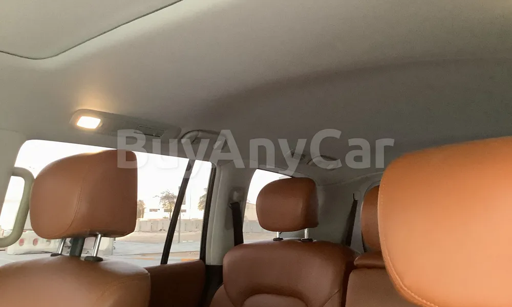 Vehicle photo 9