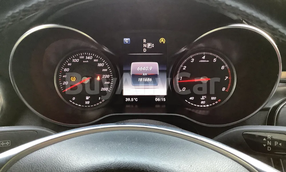 Vehicle photo 8