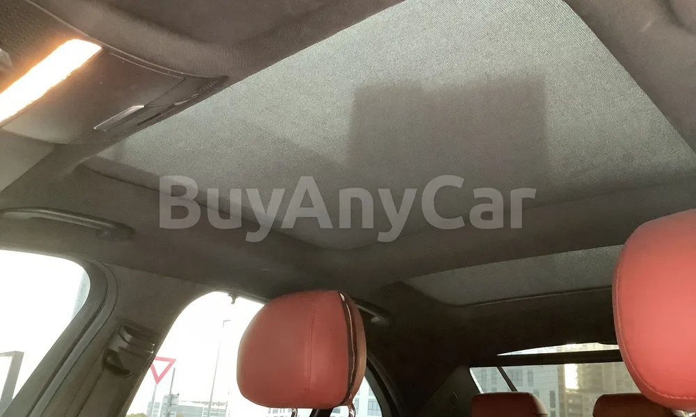 Vehicle photo 10