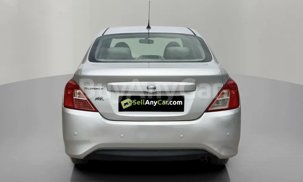 Vehicle photo 2