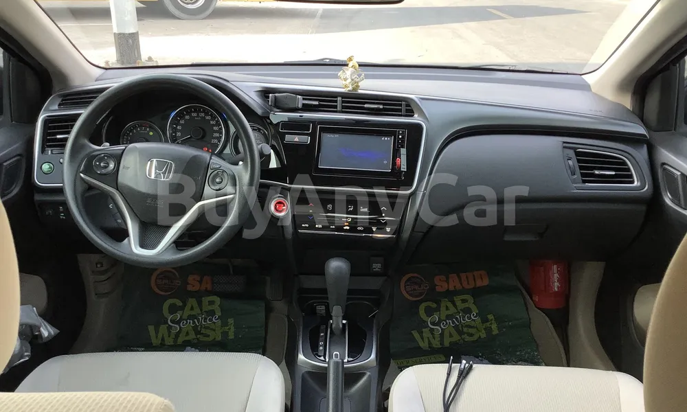 Vehicle photo 6