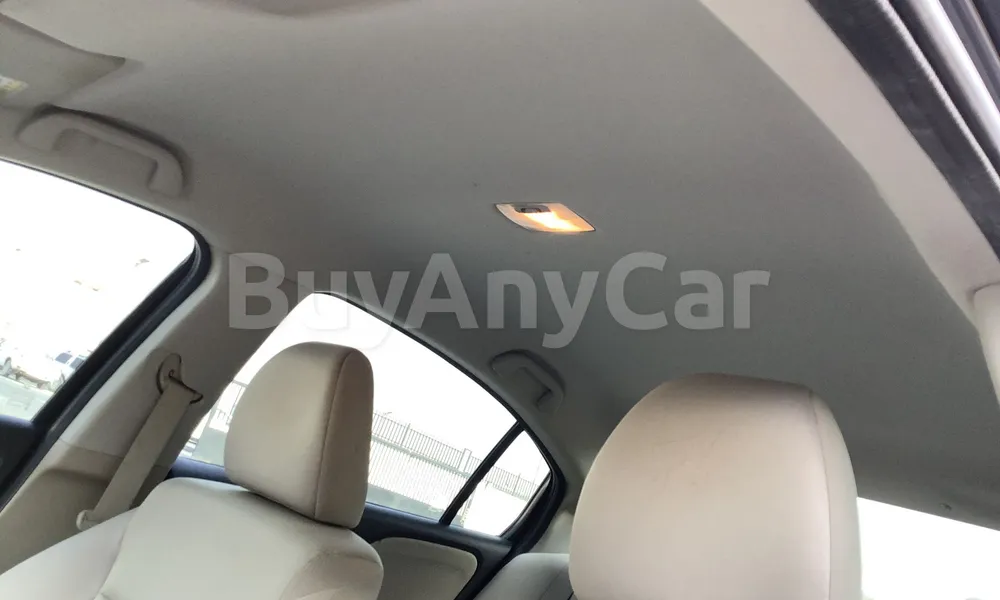 Vehicle photo 9