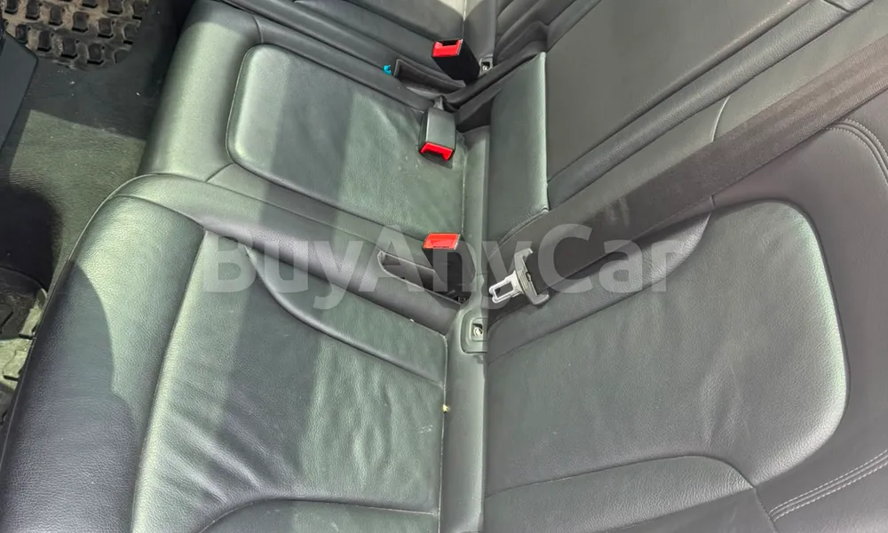 Vehicle photo 6