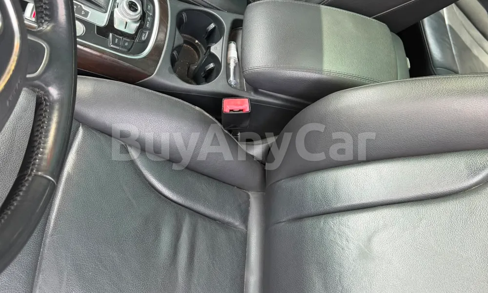 Vehicle photo 7