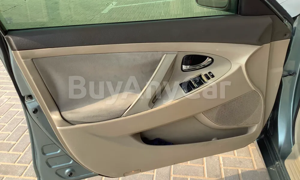 Vehicle photo 8