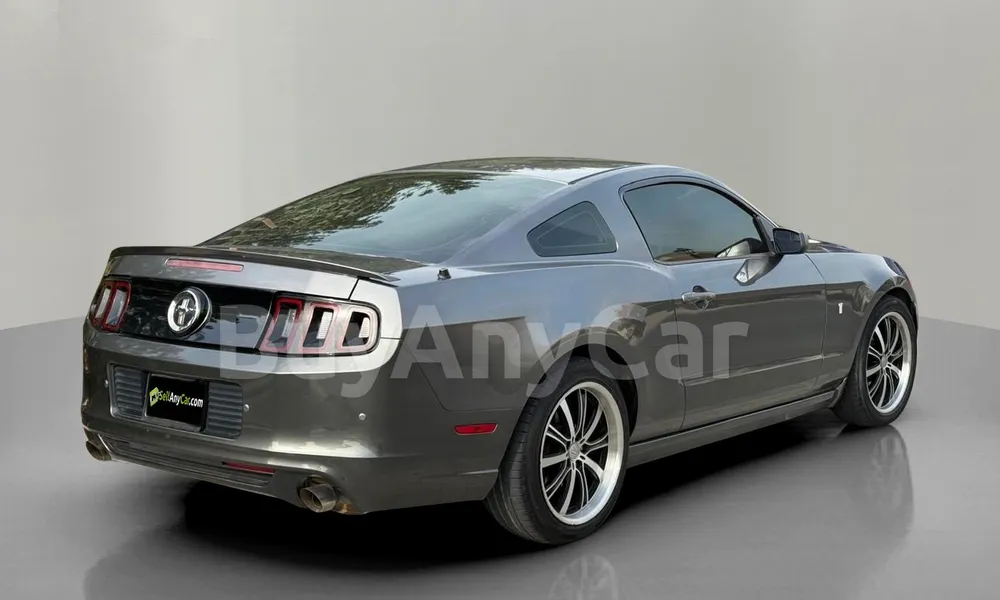 Vehicle photo 2
