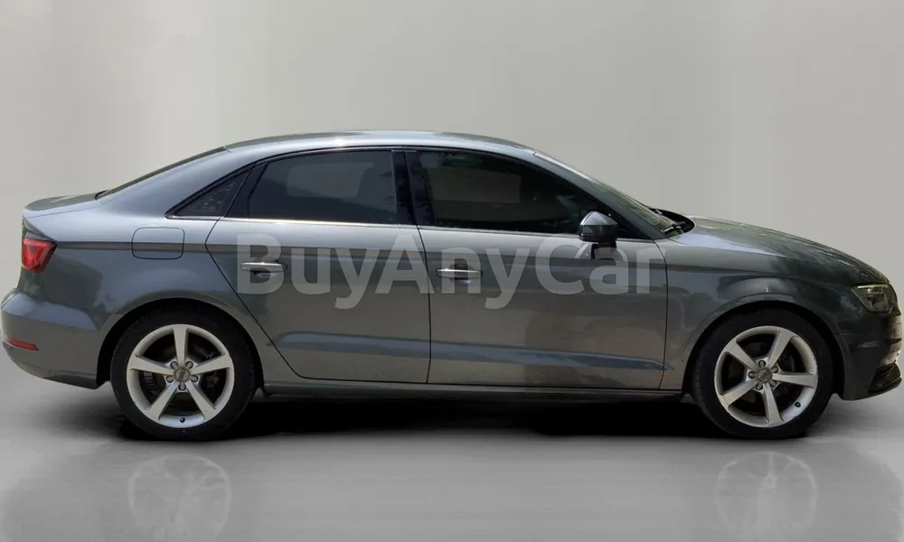 Vehicle photo 3