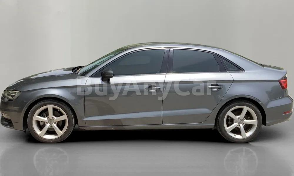Vehicle photo 5