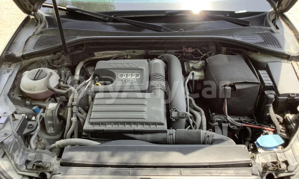 Vehicle photo 6