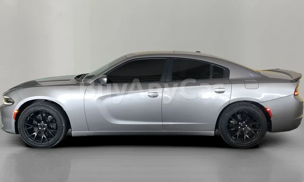 Vehicle photo 4