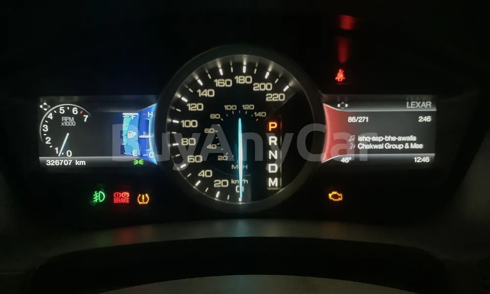 Vehicle photo 7