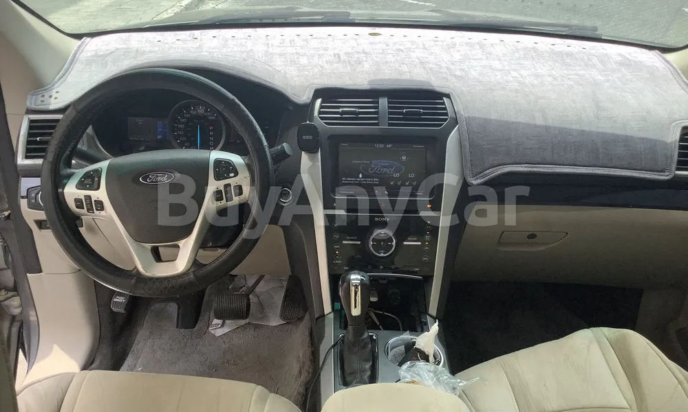 Vehicle photo 9