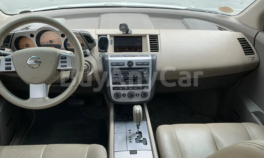 Vehicle photo 9