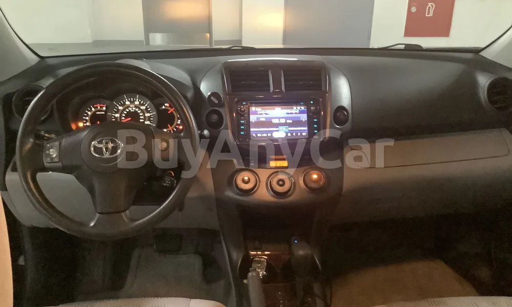 Vehicle photo 8