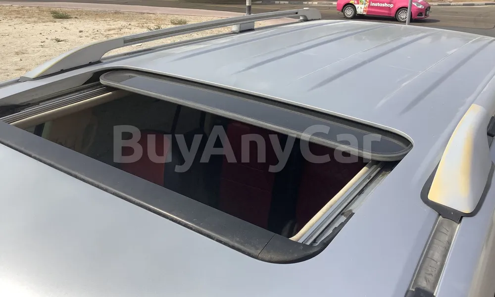 Vehicle photo 5