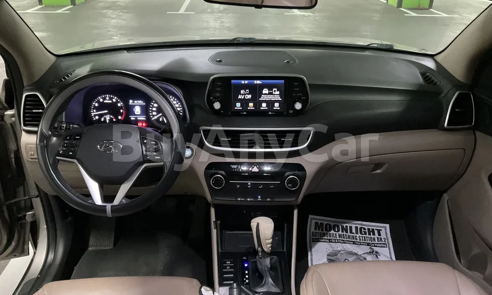 Vehicle photo 8