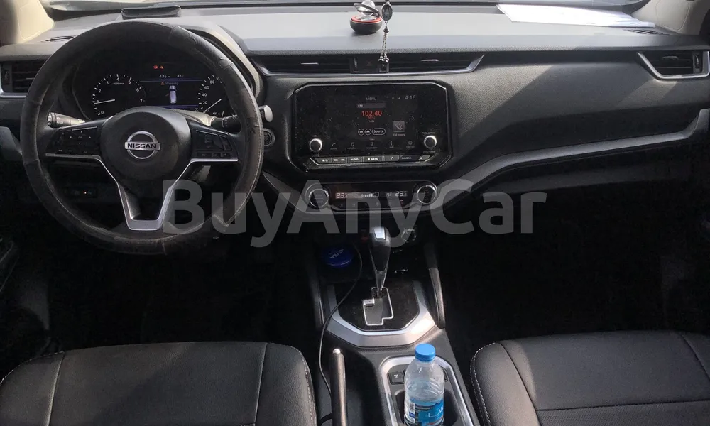 Vehicle photo 8