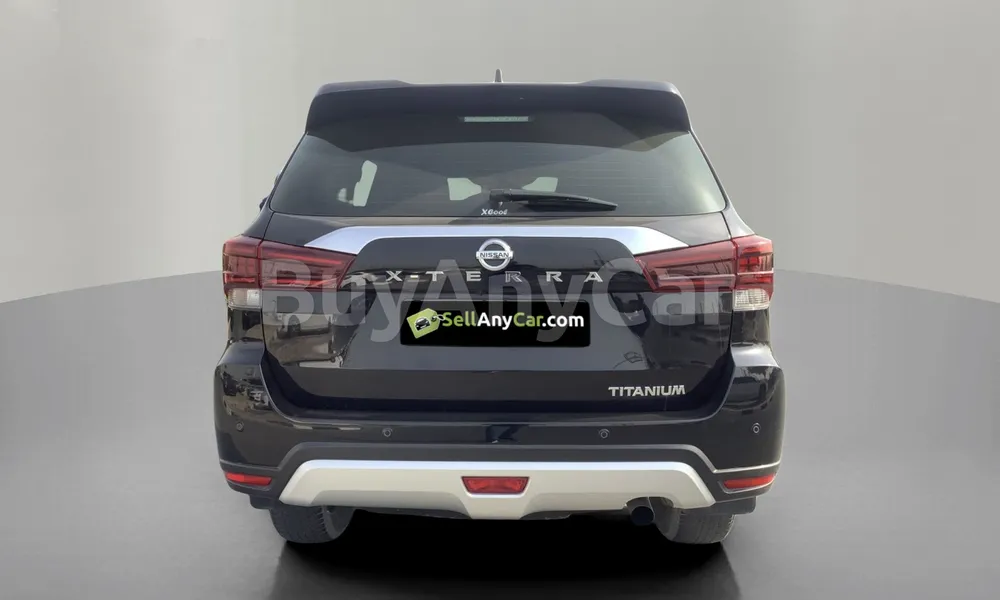 Vehicle photo 2