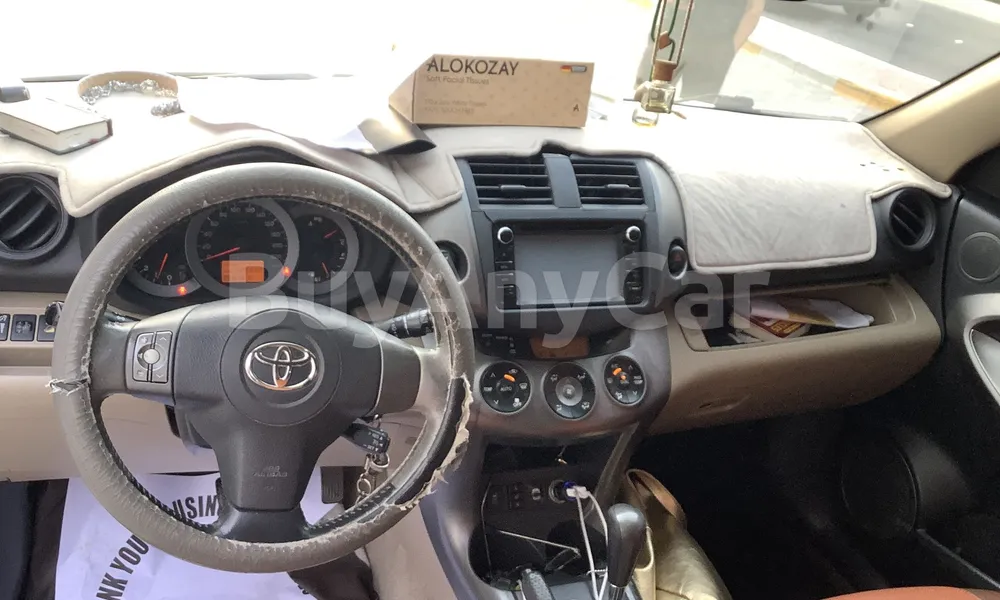 Vehicle photo 8