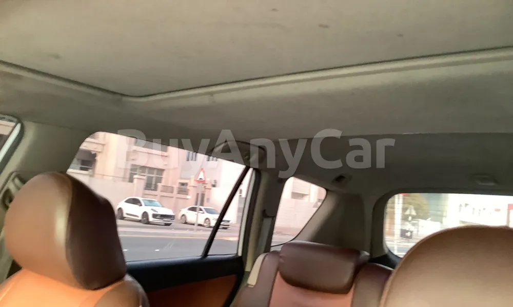 Vehicle photo 9