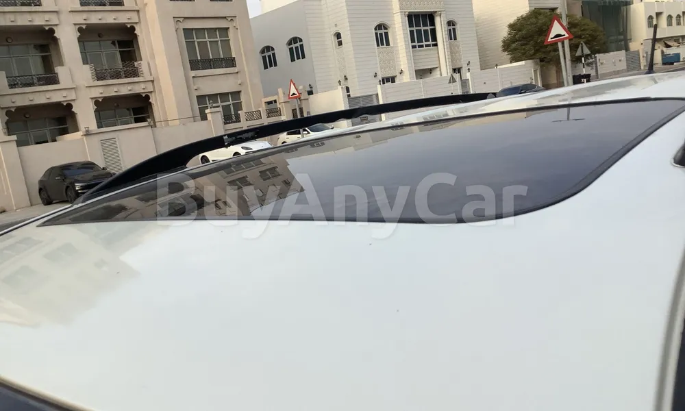 Vehicle photo 5