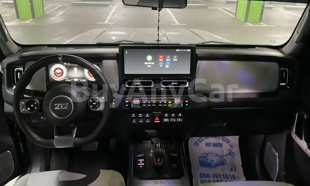 Vehicle photo 9