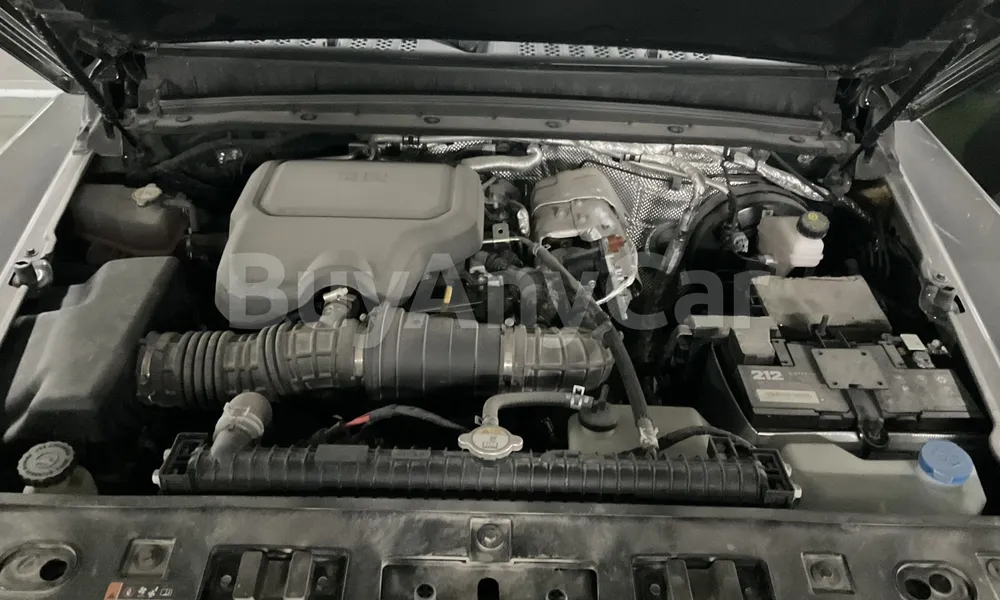 Vehicle photo 6