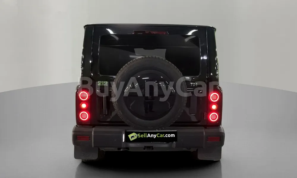 Vehicle photo 2