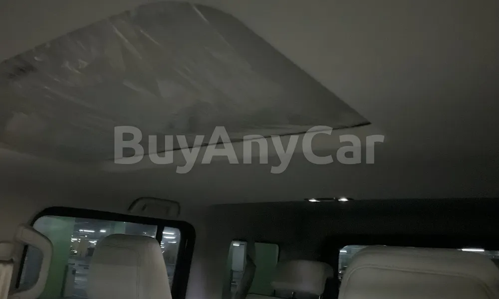Vehicle photo 8