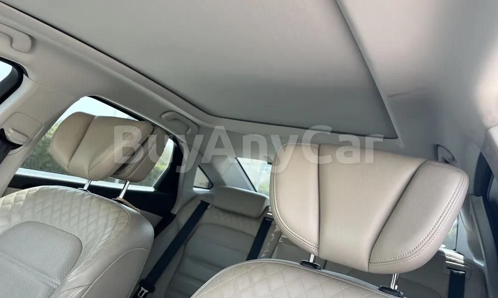 Vehicle photo 9