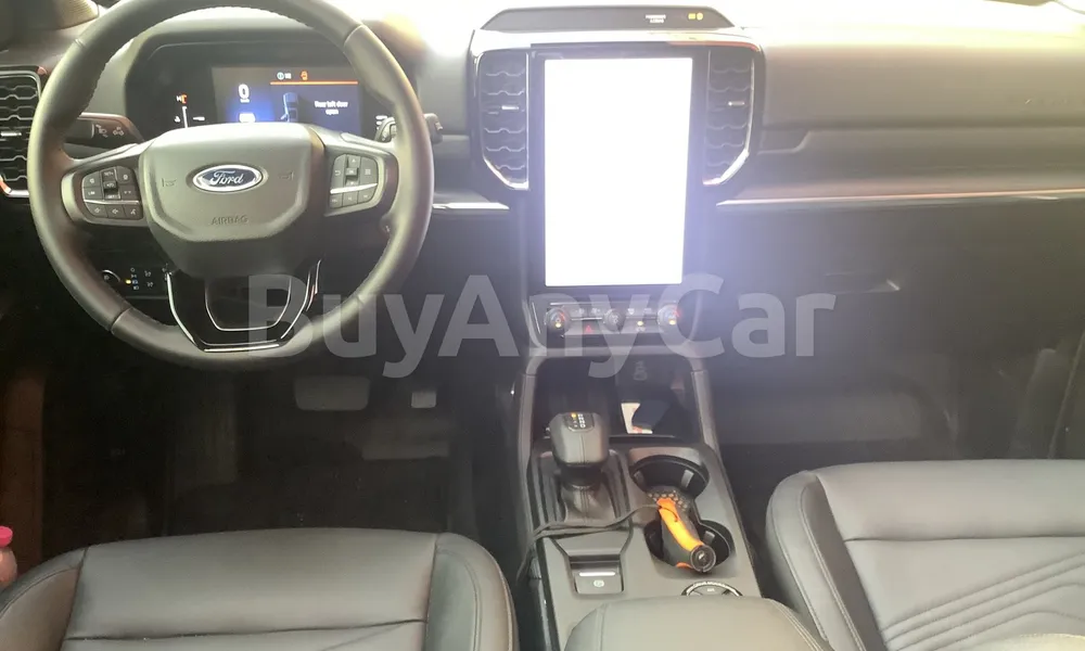 Vehicle photo 7