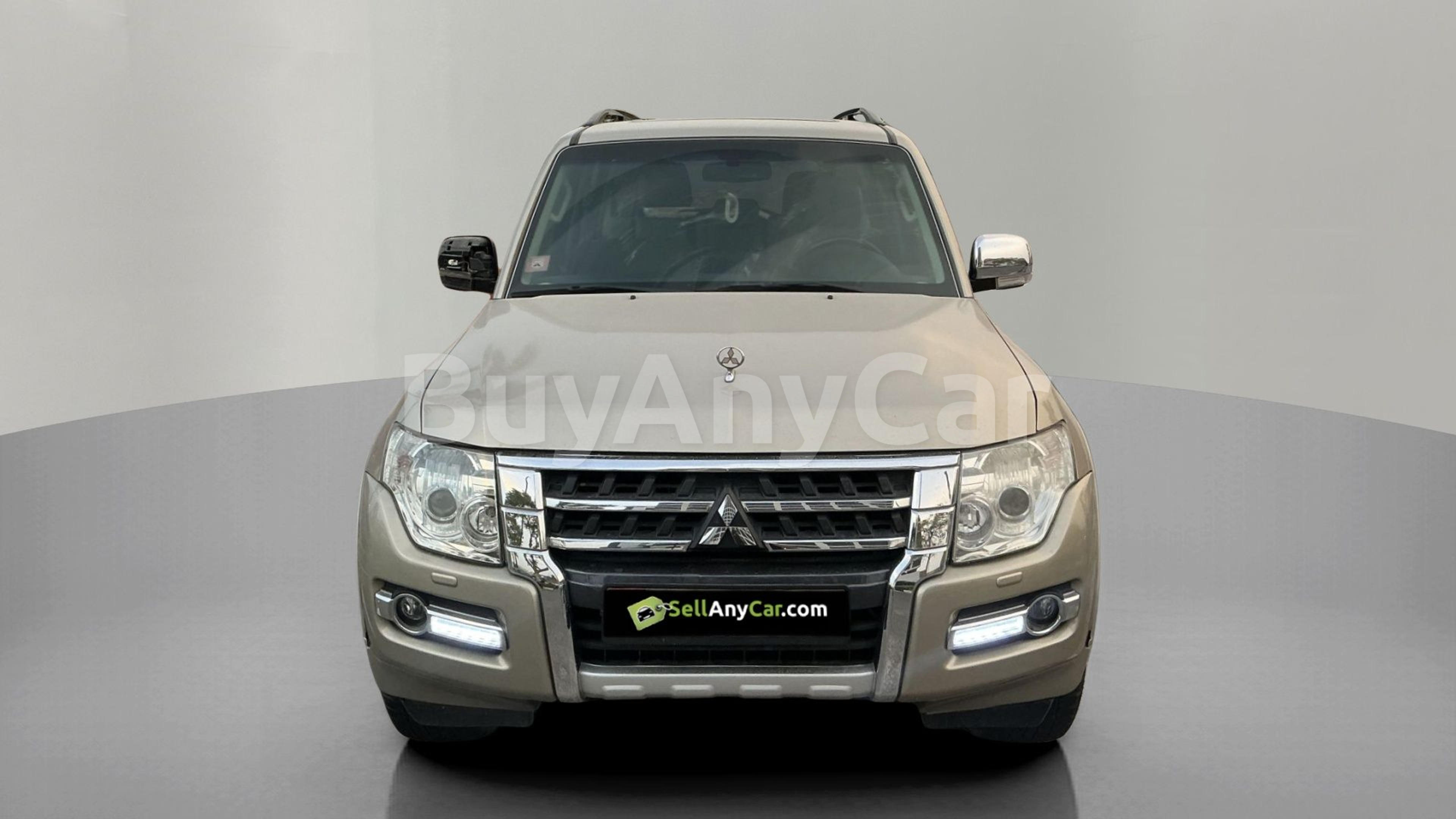 2016 Mitsubishi Pajero