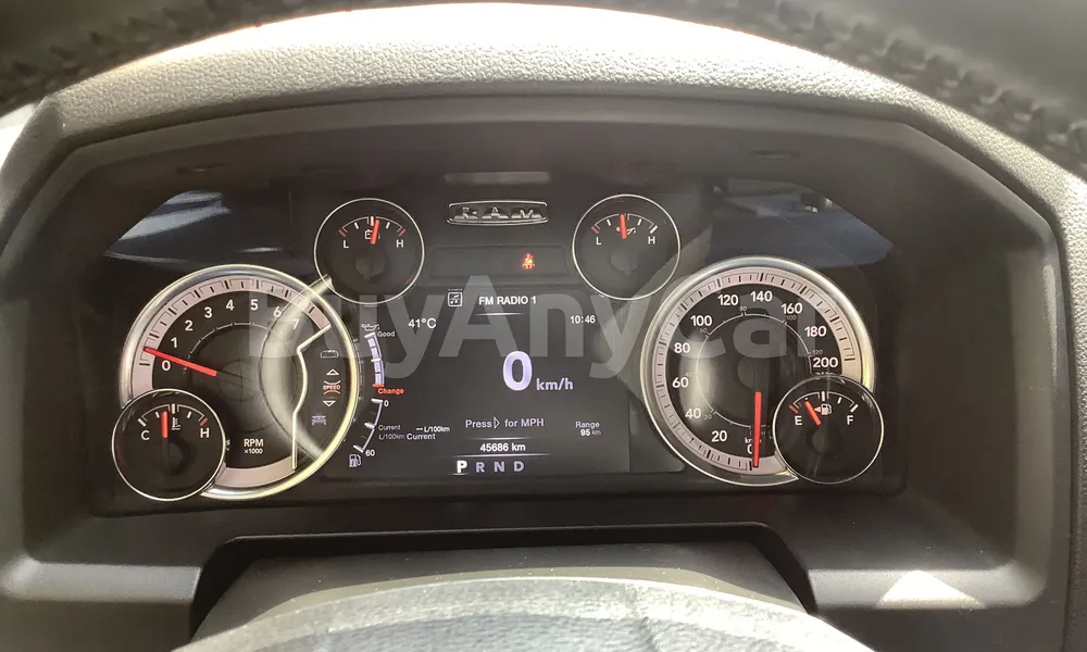 Vehicle photo 8