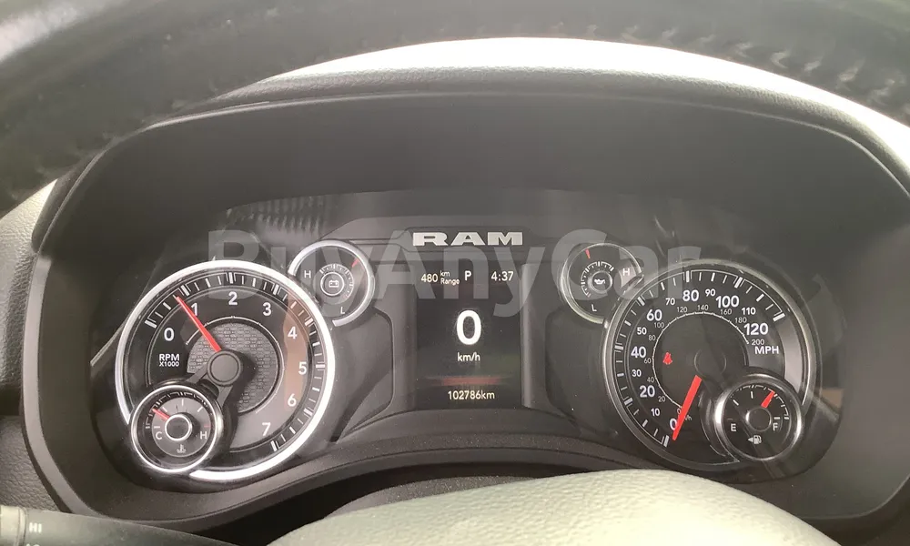Vehicle photo 5