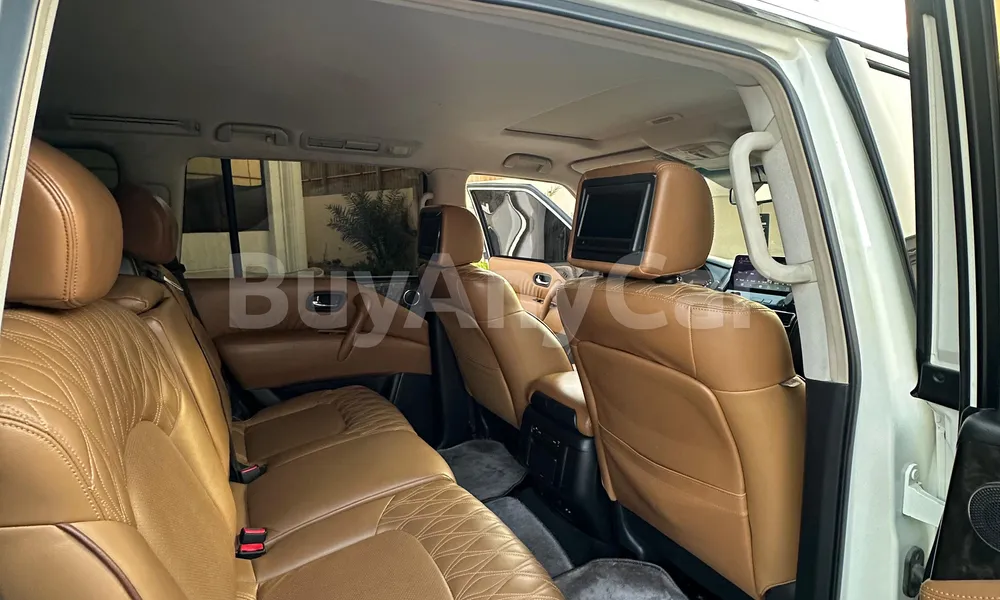 Vehicle photo 5