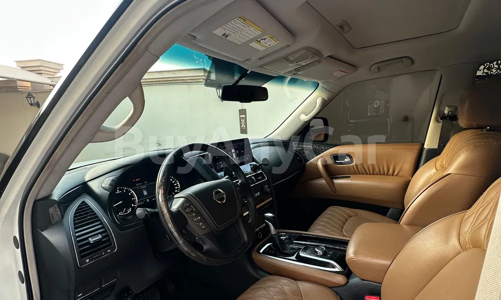 Vehicle photo 6