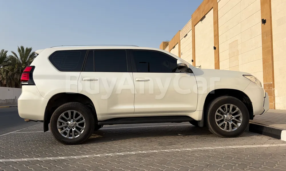 Vehicle photo 4