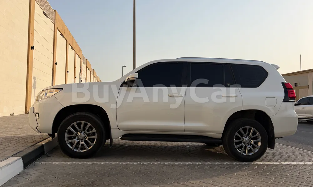 Vehicle photo 3