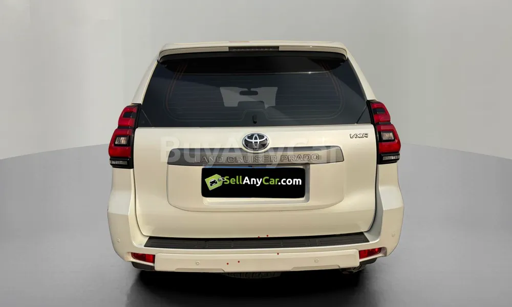 Vehicle photo 2