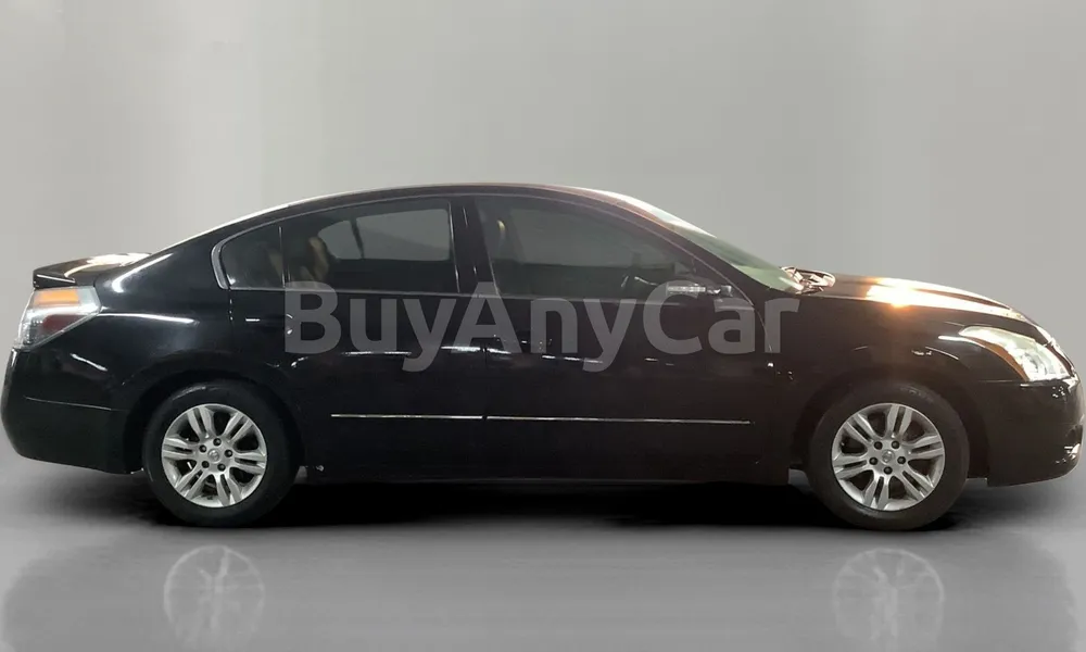 Vehicle photo 3