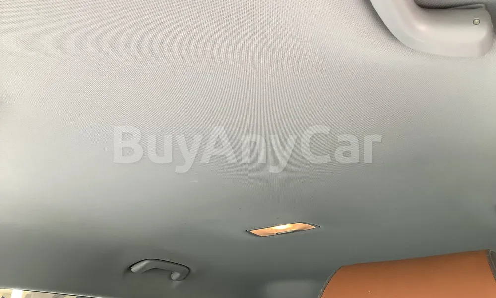 Vehicle photo 8
