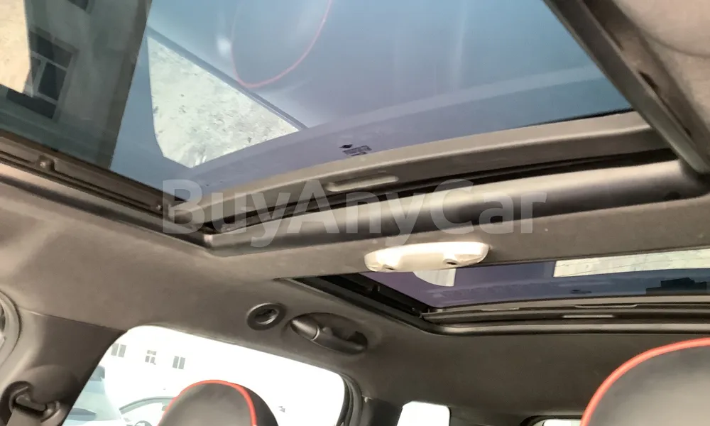 Vehicle photo 8