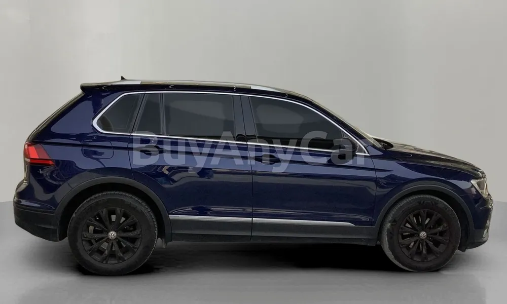 Vehicle photo 3