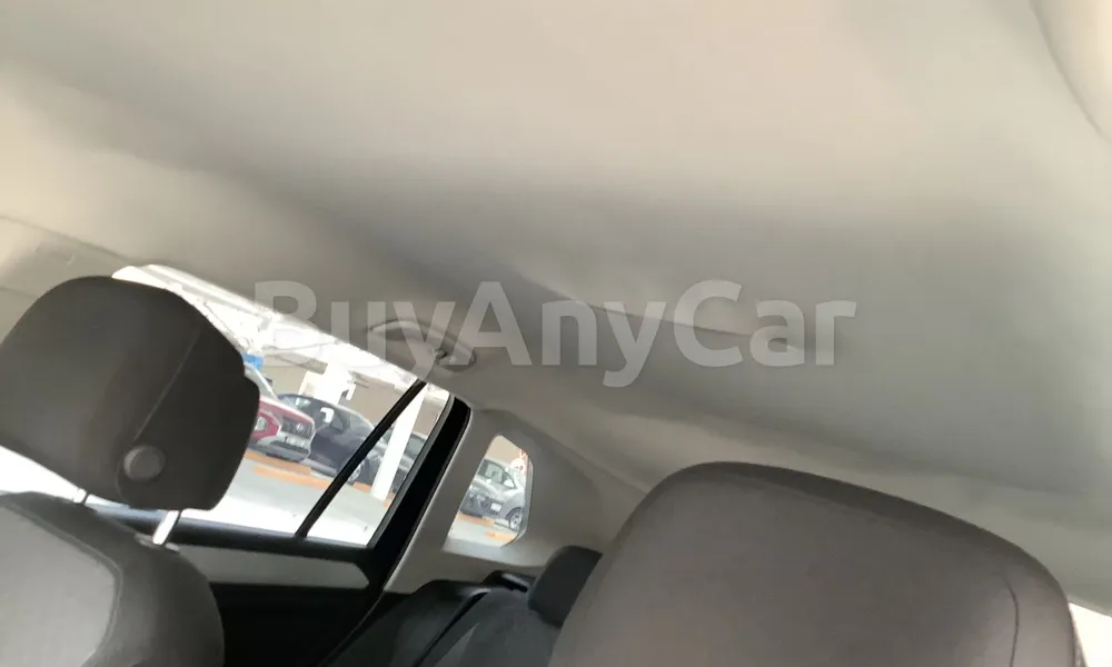 Vehicle photo 9