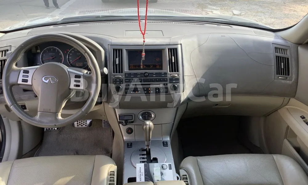 Vehicle photo 7