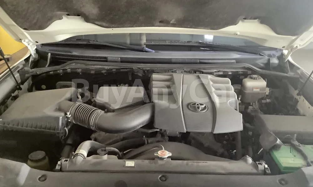 Vehicle photo 6