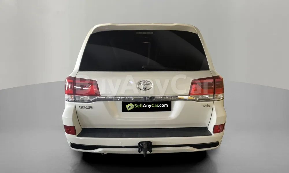 Vehicle photo 2